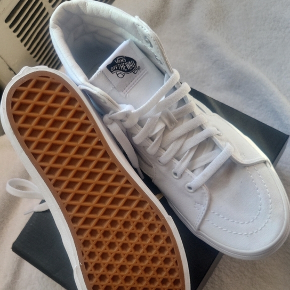 Vans Unisex High-Top Sneakers - Classic White Men Sz7 Women 8.5 - Picture 4 of 7